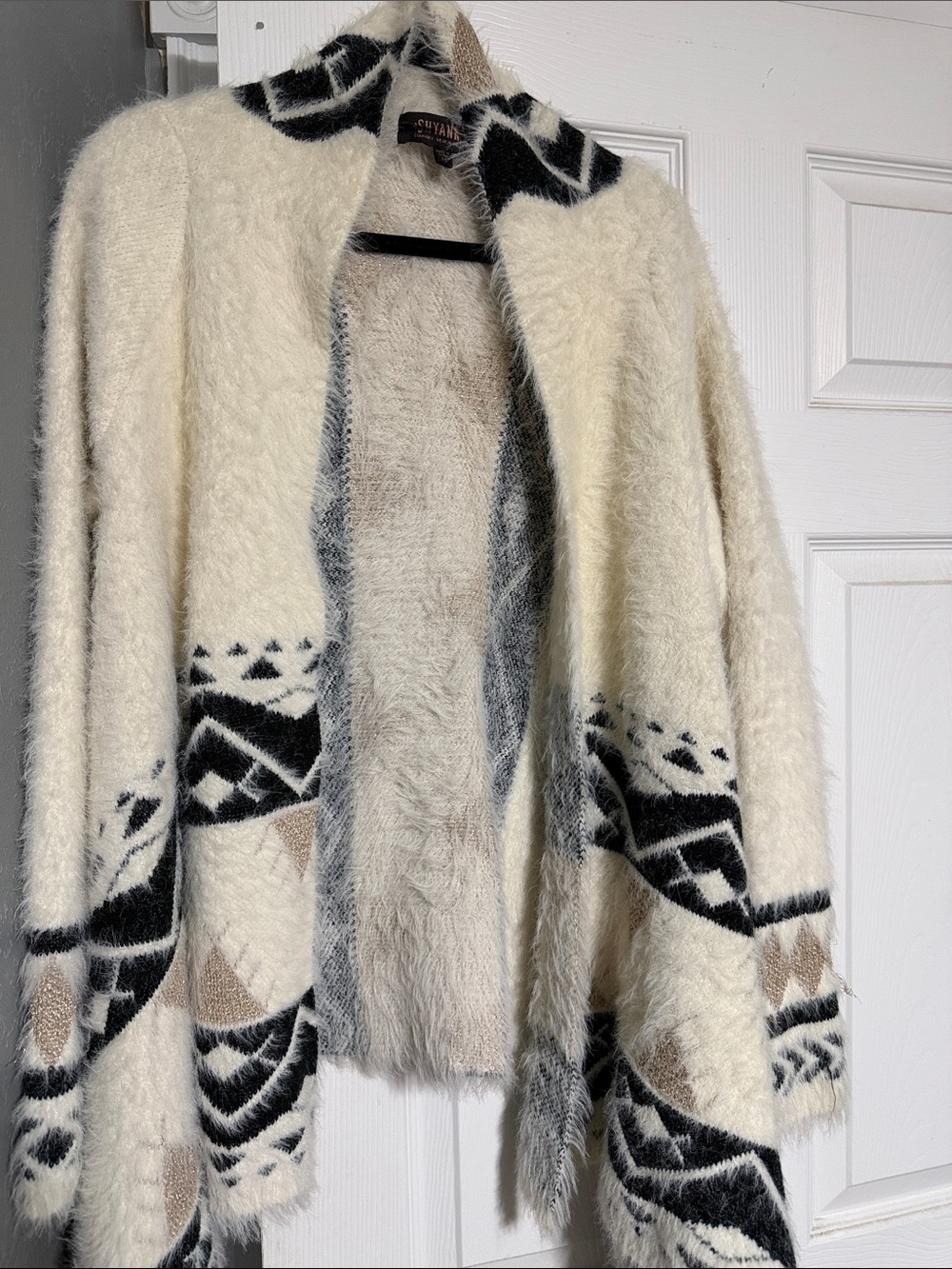 Shyanne Ivory, Black & Tan Open-Front Patterned Cardigan
